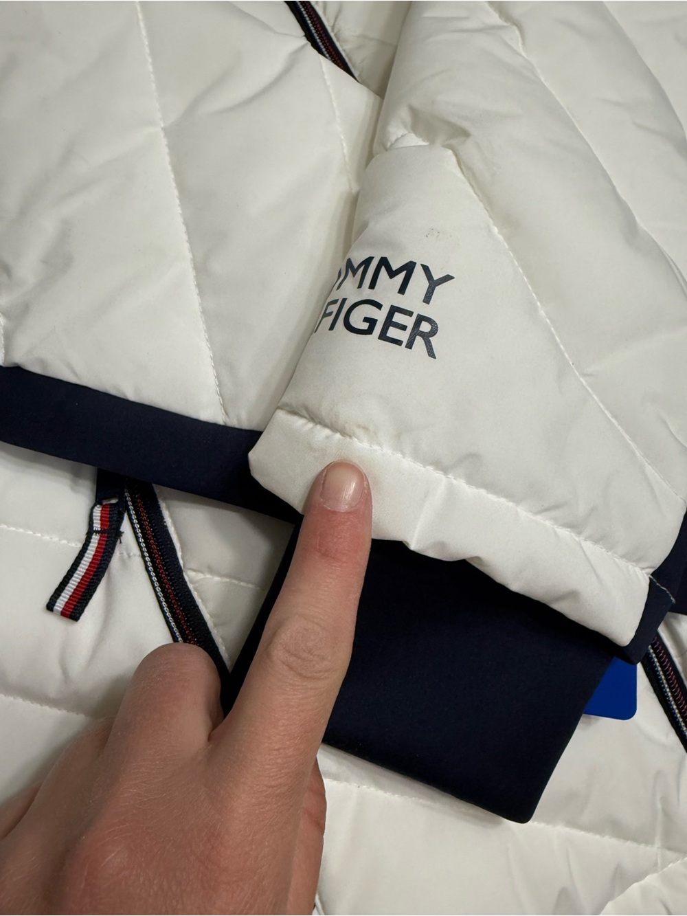 NWT Women’s Tommy Hilfiger Hooded Zip Front Packable Jacket size Large - Picture 6 of 9